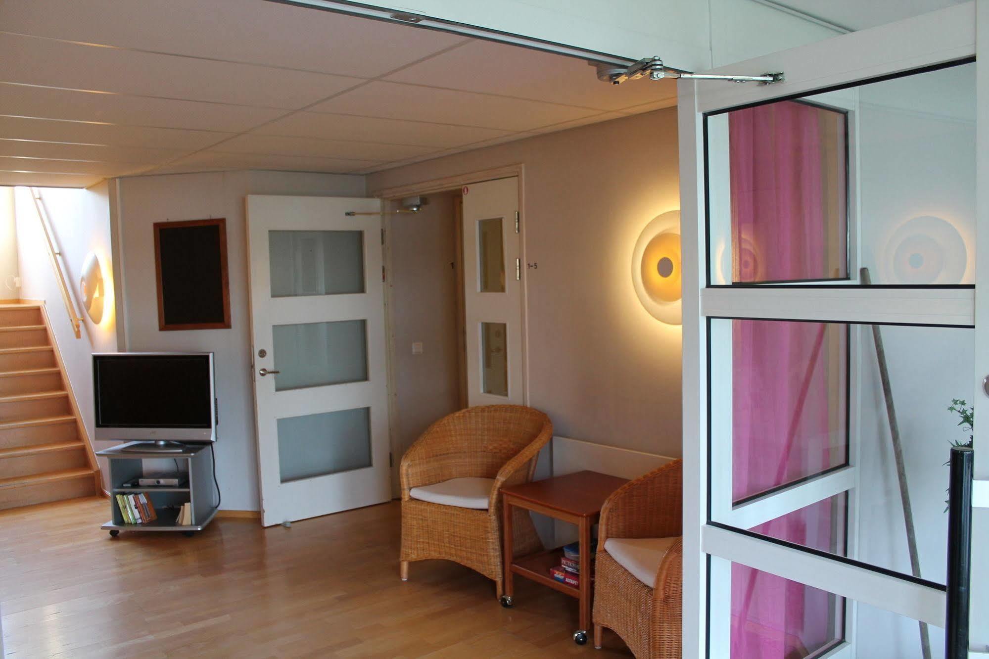 Hotell Sjoevillan Upplands-Väsby 외부 사진