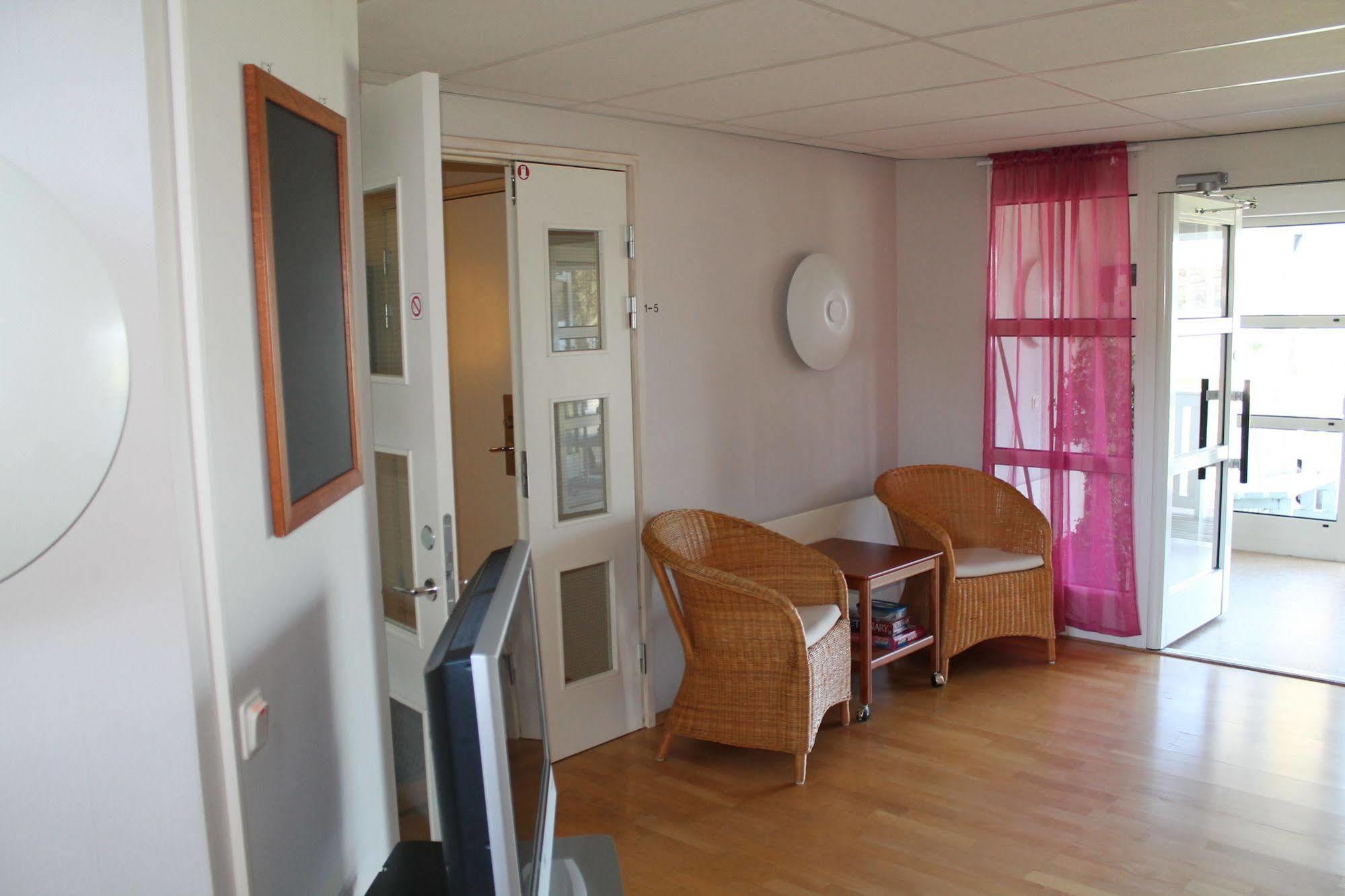 Hotell Sjoevillan Upplands-Väsby 외부 사진