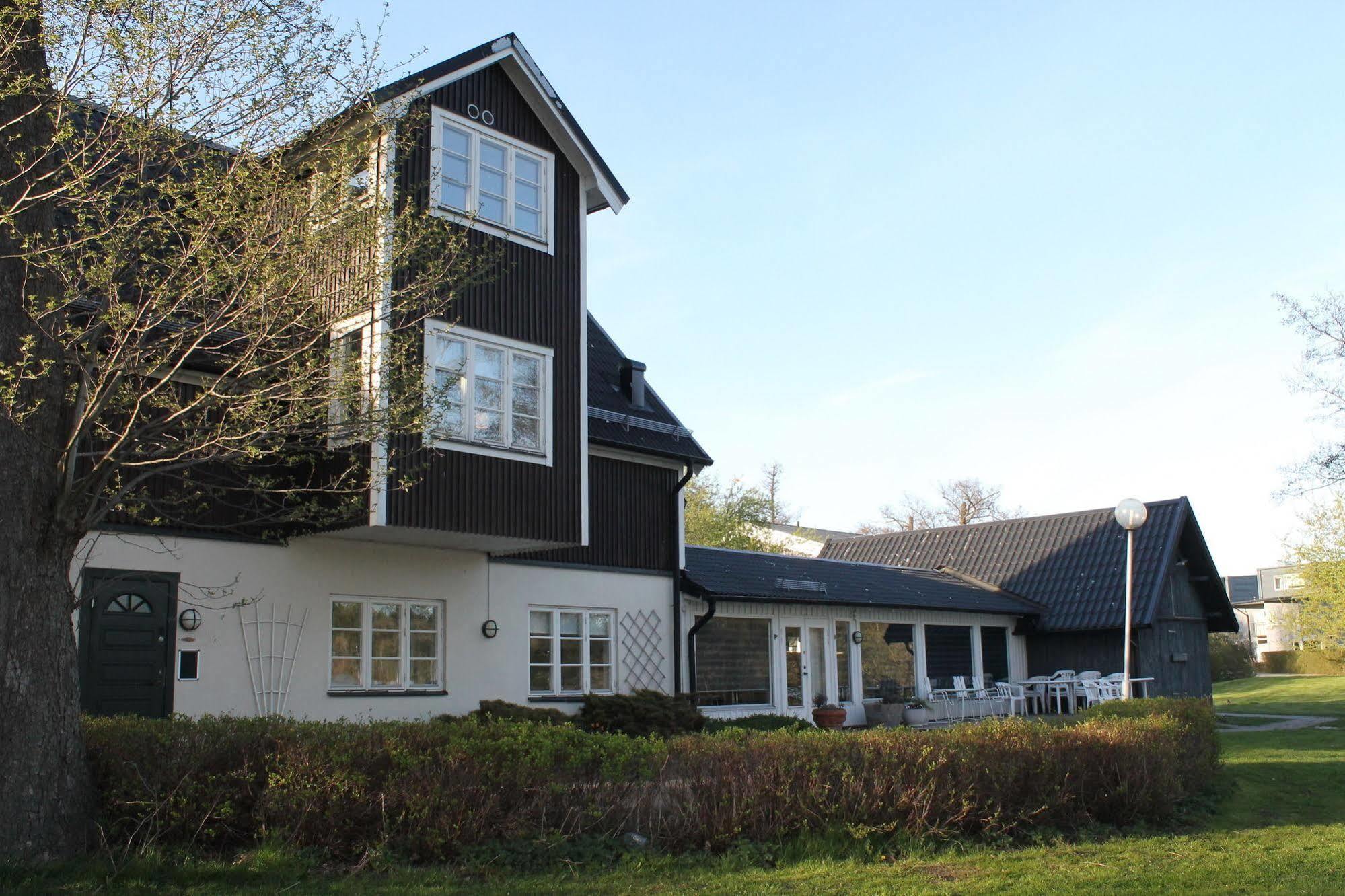 Hotell Sjoevillan Upplands-Väsby 외부 사진